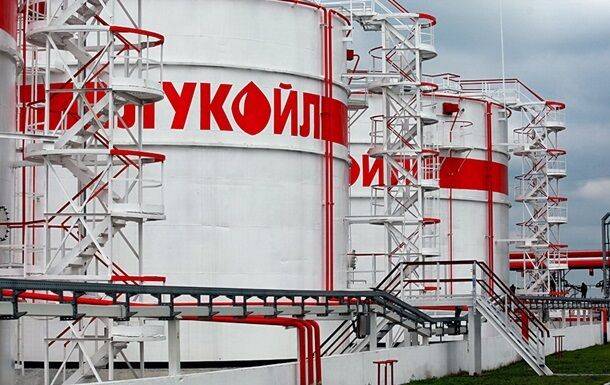 Нефть Лукойл из-за эмбарго покидает трубопровод БТД