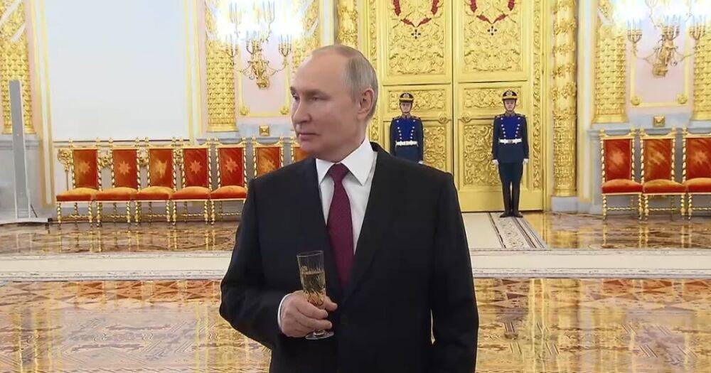 Показывает, что все еще у руля: в СМИ пояснили, почему Путин стал часто появляться на публике