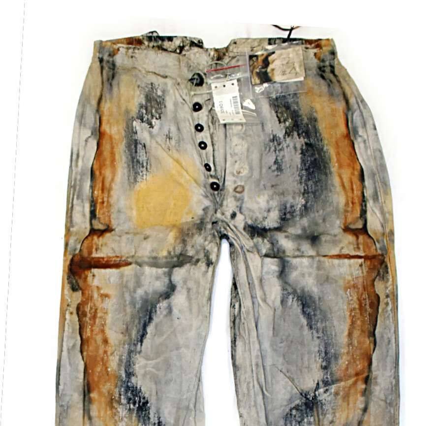 Продані найстаріші джинси у світі. І це не Levi's
