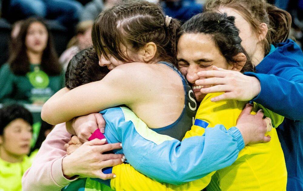 Збірна України вперше в історії виграла жіночий Кубок світу з боротьби