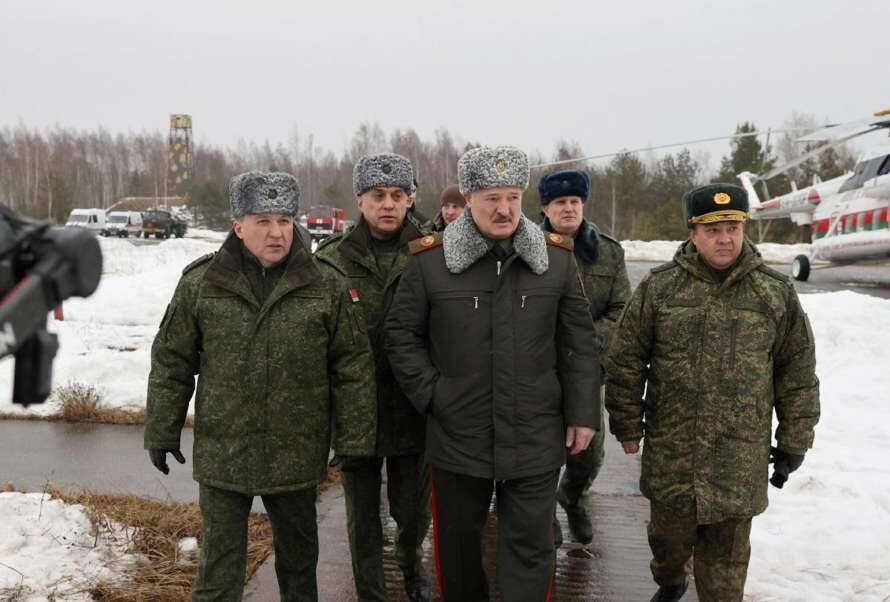 Лукашенко раптово оголосив у Білорусі перевірку боєздатності