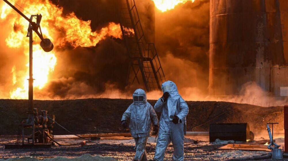 В россии горел крупный нефтеперерабатывающий завод, есть жертвы – фото, видео
