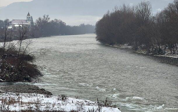 На берегу реки на границе с Румынией обнаружили тело мужчины