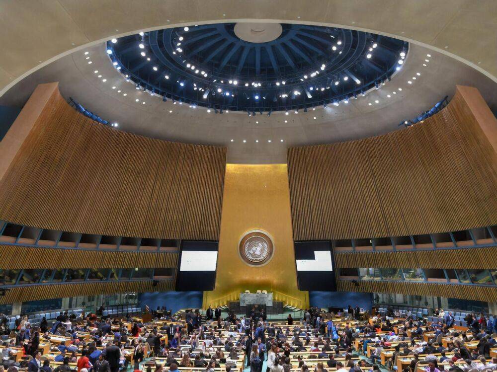 Генассамблея ООН приняла российскую резолюцию о "борьбе с героизацией нацизма". Кислица ответил, что Украина "не позволит насильникам читать лекции, как бороться с изнасилованиями"