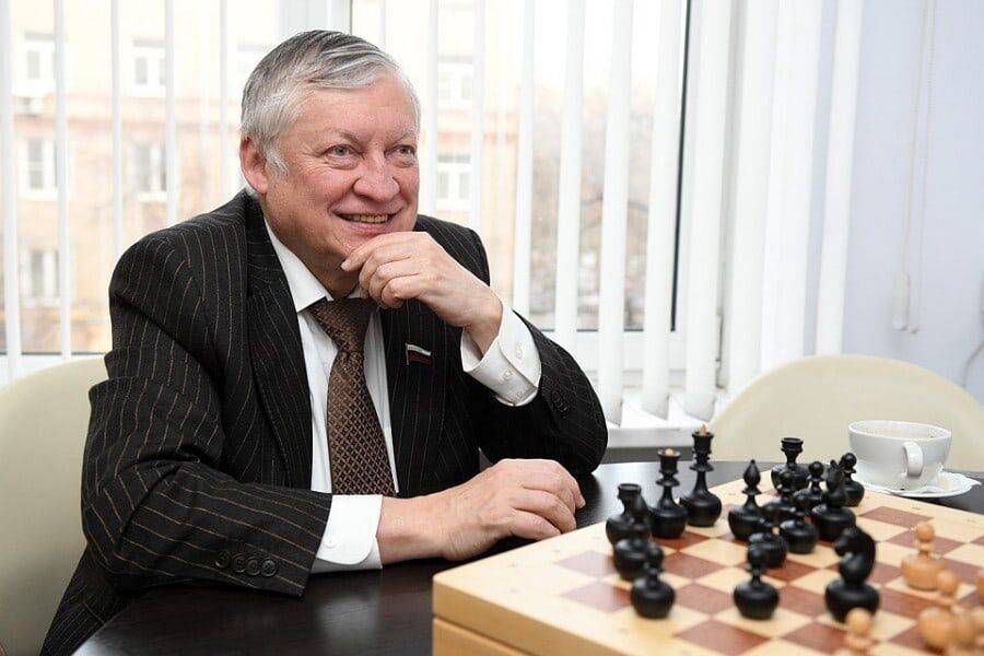 Карпов избран почётным президентом Федерации шахмат России