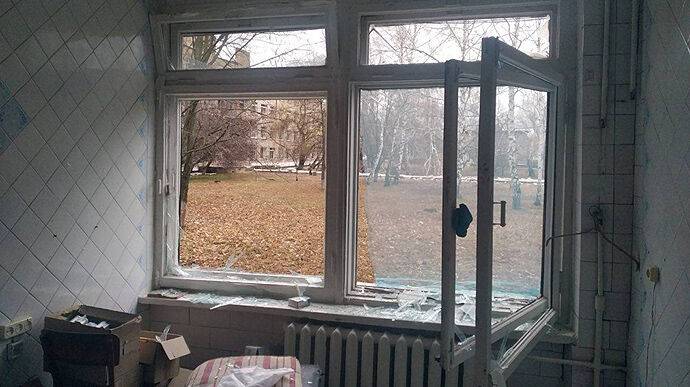 Россияне ударили по больнице на Харьковщине: ранен фельдшер