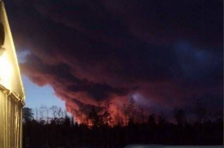 Росія знову у вогні: потужний вибух стався на нафтогазовому родовищі. Відео
