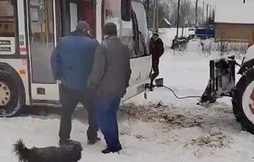 В Беларусь пришла зима, но снег никто не убирает
