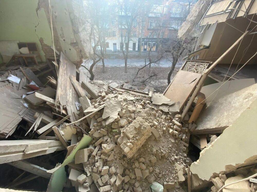 Оккупанты снова обстреляли и повредили здание Херсонской ОВА – Тимошенко
