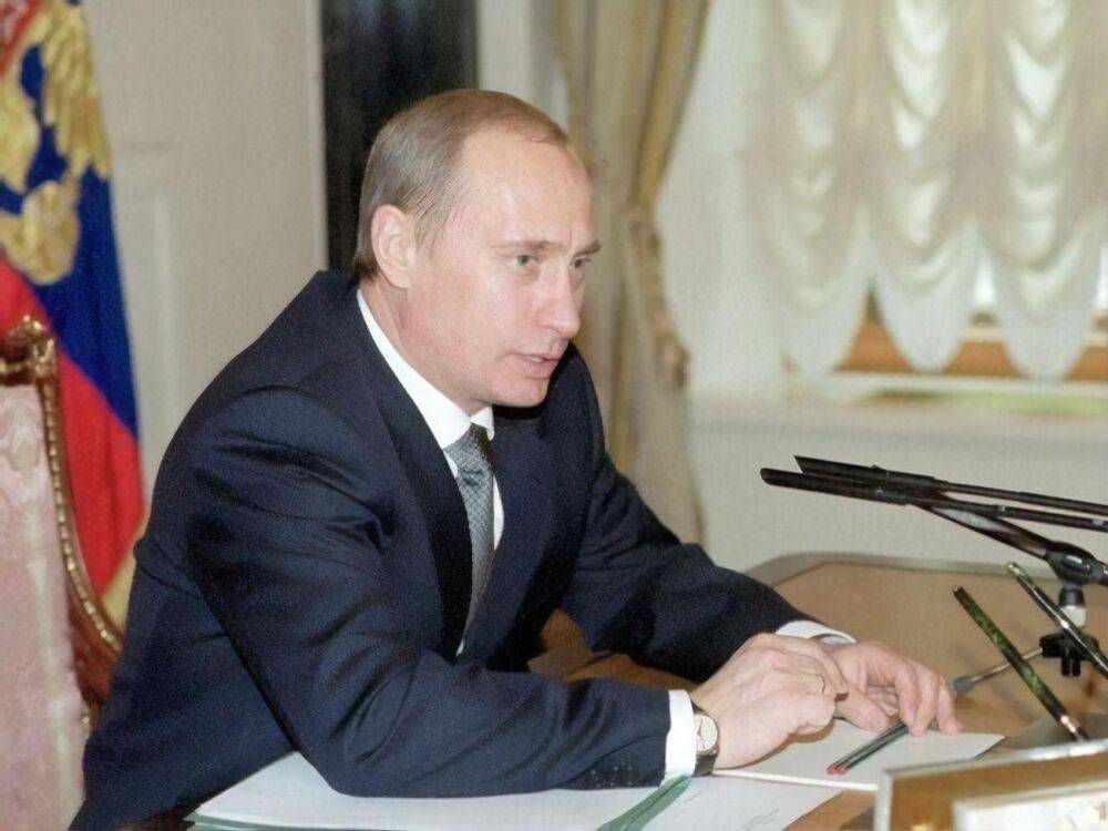 Бывший спичрайтер Путина Галлямов: Путин на протяжении долгого времени в КГБ и в аппарате на федеральном и региональном уровнях проходил через большое количество унижений. Скорее всего, тогда он