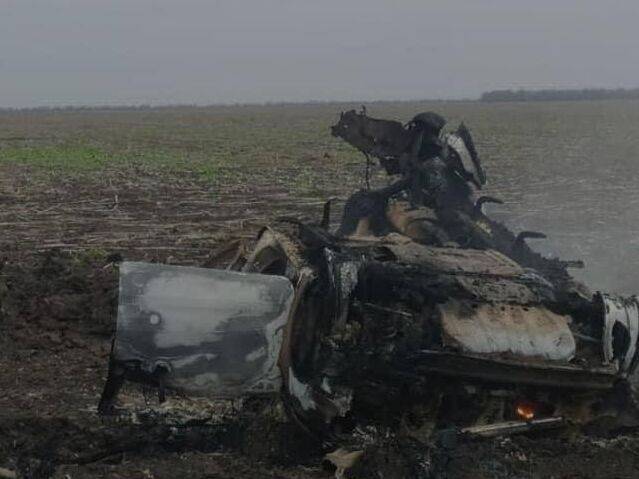 В Херсонской области на противотанковой мине подорвался гражданский автомобиль, погиб мужчина