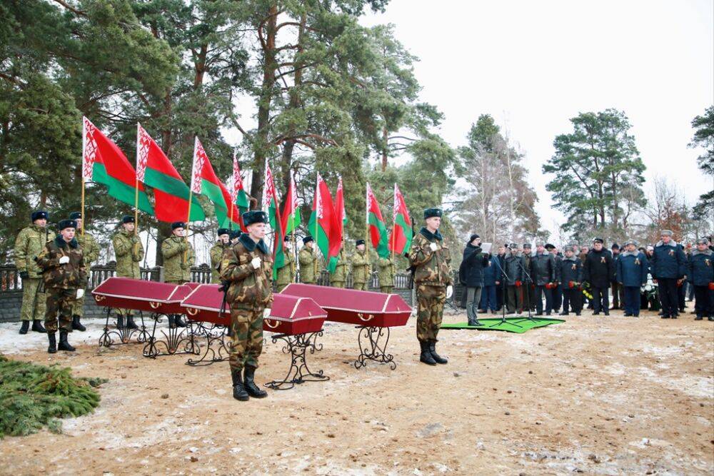 В Гродненском районе перезахоронили останки мирных жителей, расстрелянных в годы войны