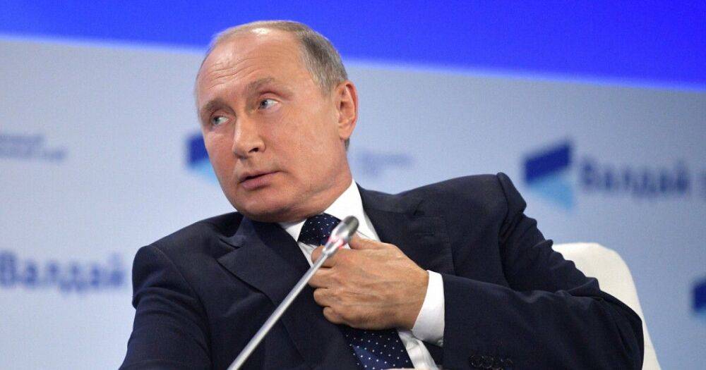 "Дрожит рука": Владимир Путин может страдать от болезни Паркинсона, — СМИ