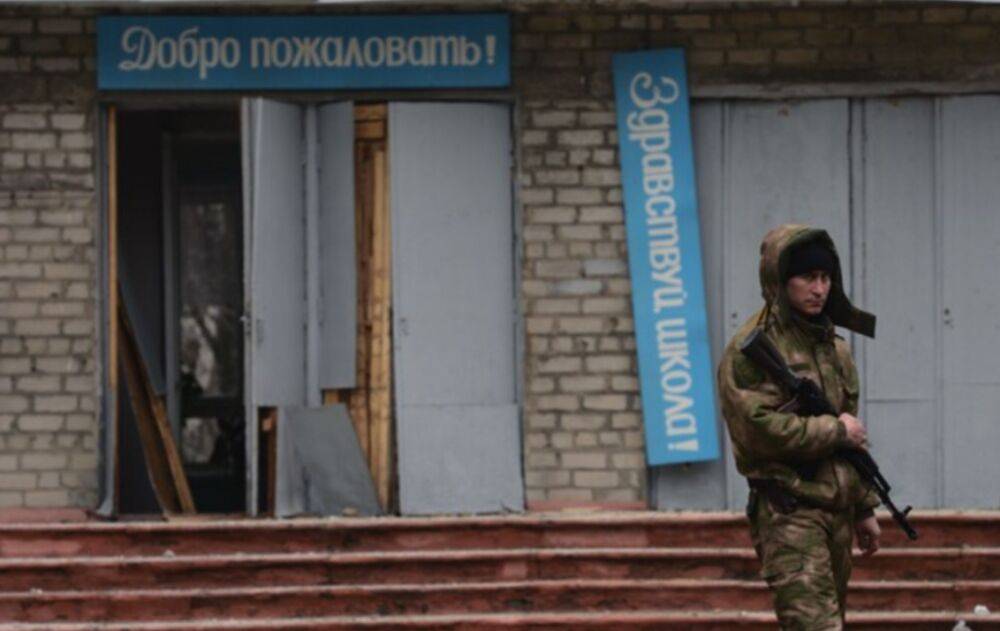 Імітуватимуть "народну владу": На окуповану Луганщину завозять російських чиновників