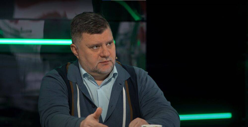 Перешли границу: публицист Александр Новохатский объяснил, что не так с судами в россии