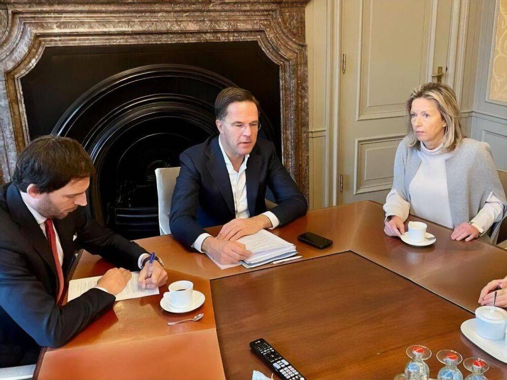 Зеленский и премьер Нидерландов провели телефонный разговор. В 2023 году Украина получит поддержку на €2,5 млрд