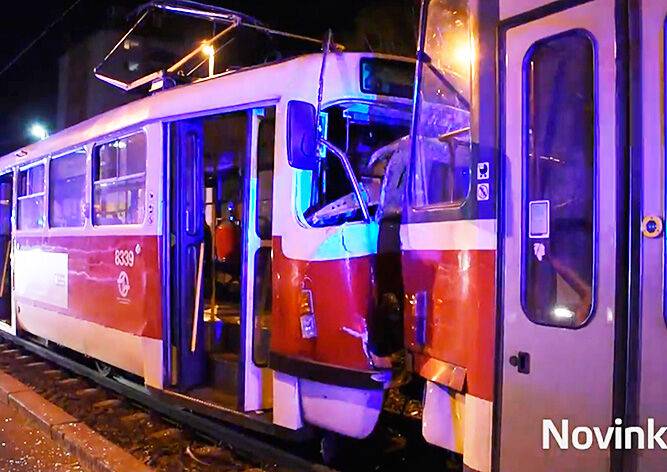 В Праге столкнулись два трамвая