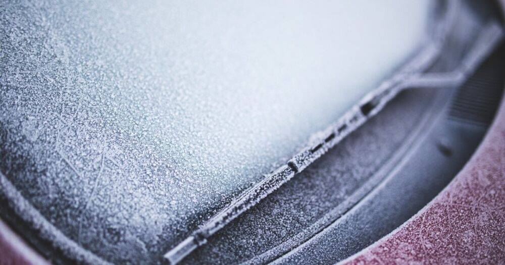 Как правильно убрать лед с лобового стекла автомобиля — советы эксперта