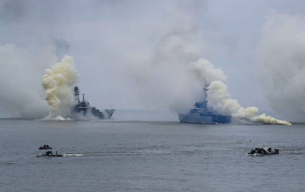 Росія вивела в Чорне море десяток кораблів: скільки ракет ворог тримає напоготові