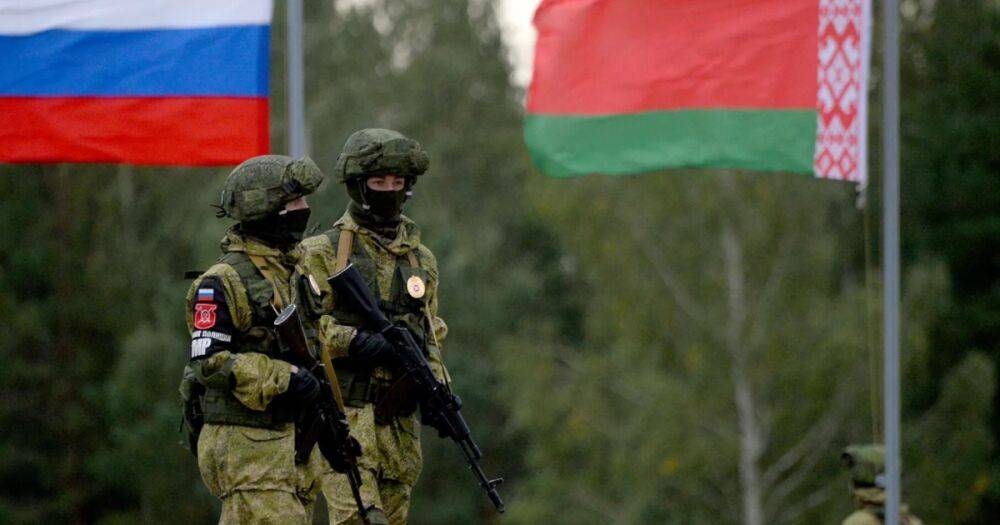 Для наступления мало: в Погранслужбе сказали, сколько российских военных в Беларуси