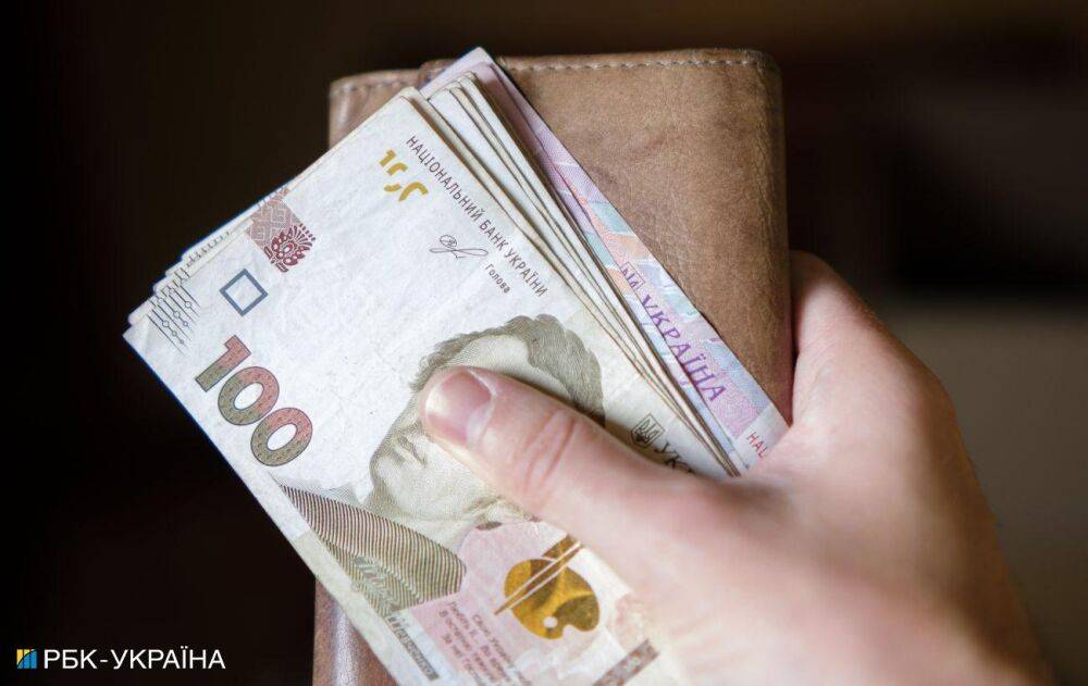 В Литві припинять обмінювати готівкові гривні на євро: названа дата