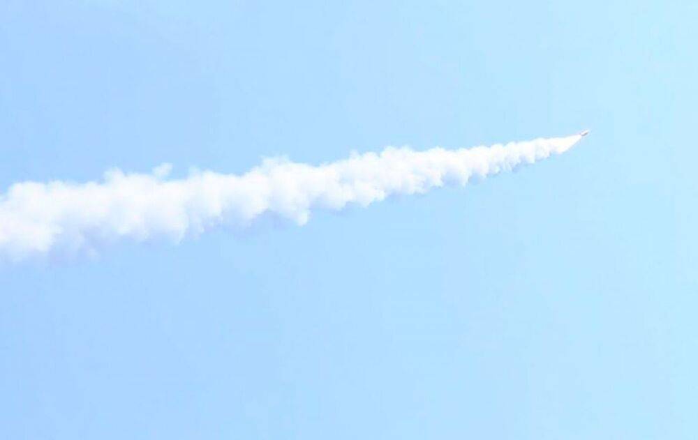 У Росії знову впала ракета, яка летіла у бік України (відео)