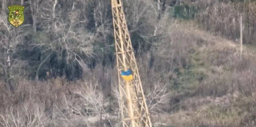 Українські воїни підняли прапор України на лівому березі річки Дніпро на Херсонщині