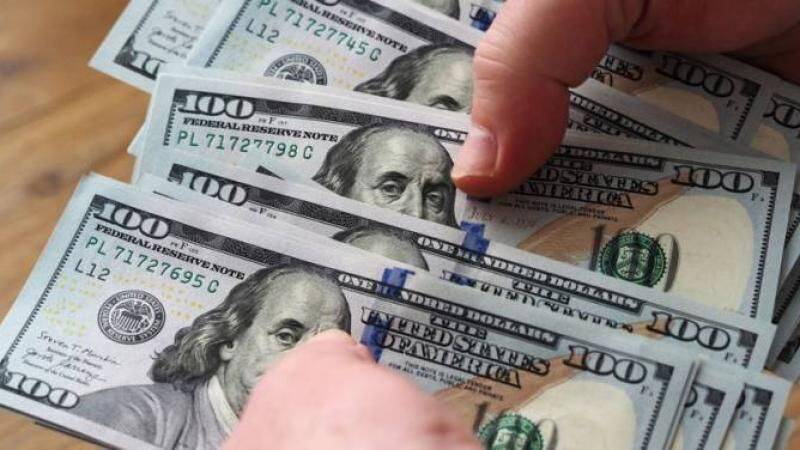 Население в ноябре купило валюты на $391 миллион больше, чем продало