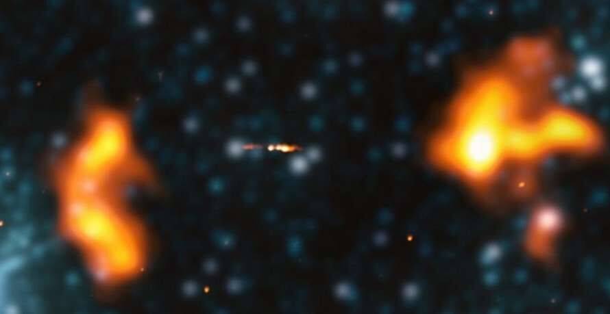 Астрономи виявили найбільшу галактику в історії (Фото)
