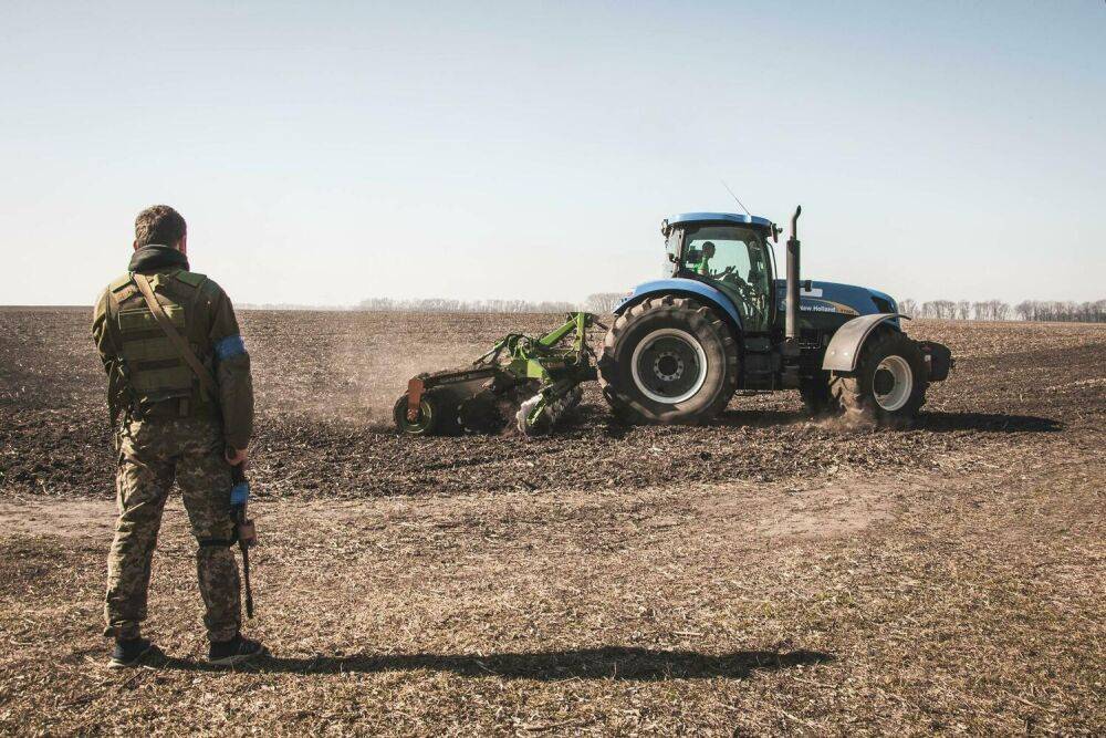 WSJ рассказал, как российские оккупанты «раскулачивают» украинских фермеров
