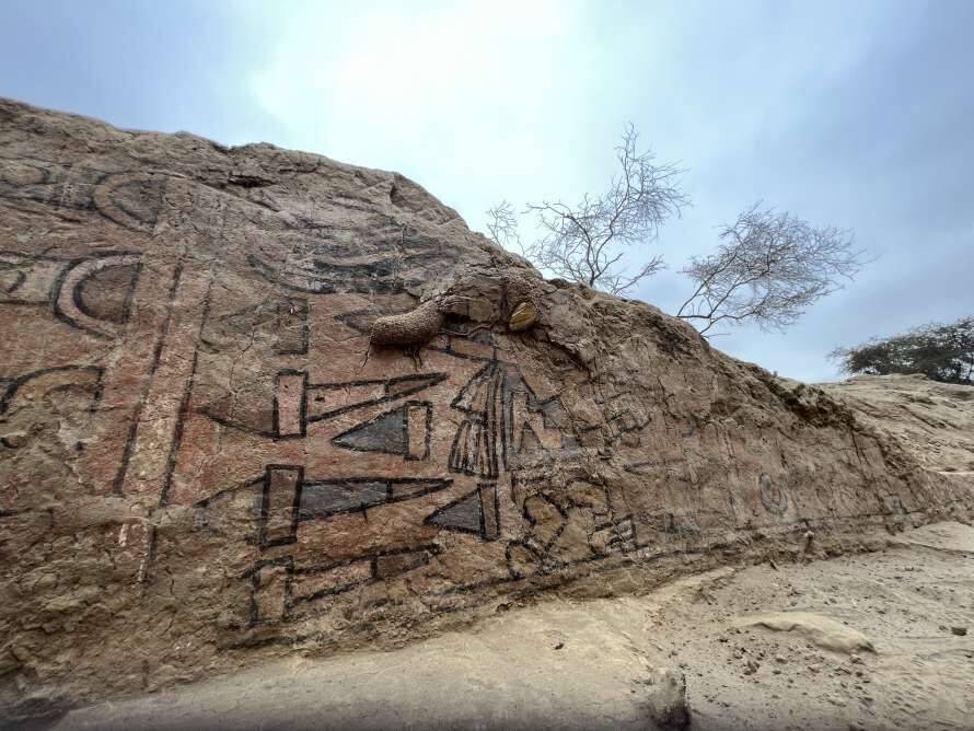 Археологи виявили у Перу унікальну доіспанську фреску (Фото)