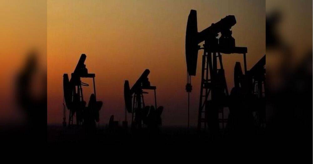 «Нас звільнили від обмеження ціни на російську нафту», — глава МЗС Угорщини