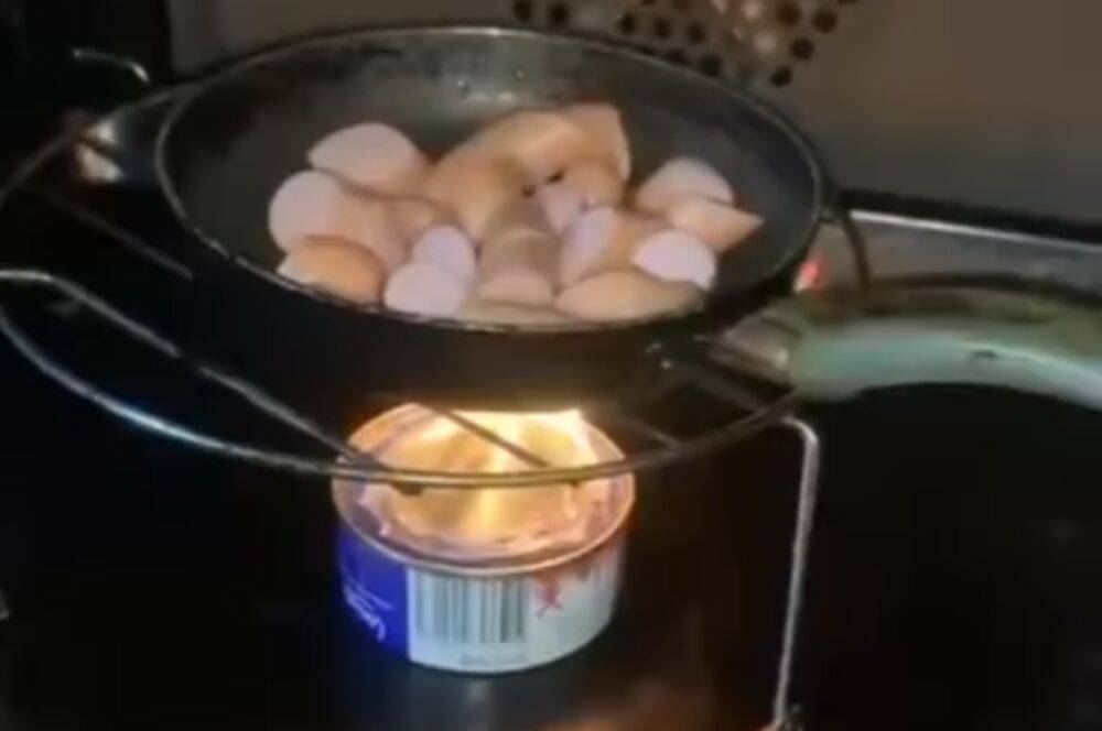 Нет света и газовой горелки: ТОП лайфхаков от украинцев, как приготовить горячую еду. Видео