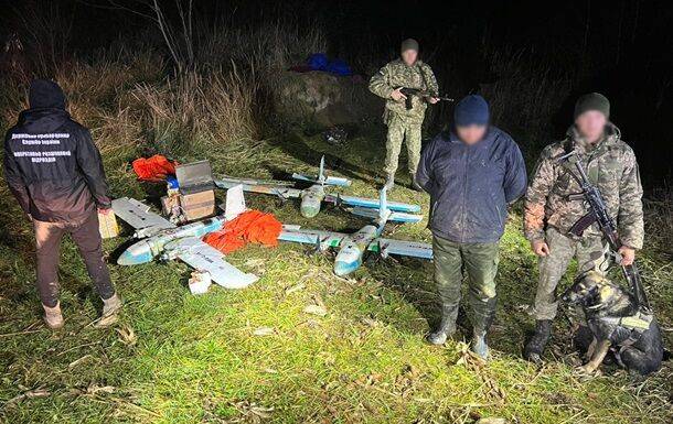 Закарпатские пограничники обнаружили три беспилотника с сигаретами