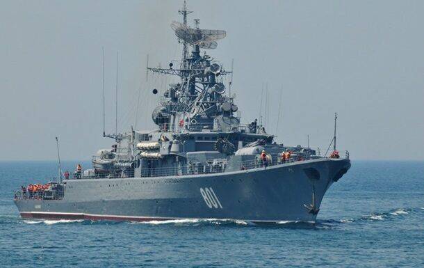 РФ держит в Черном море 13 кораблей, среди них носитель Калибров