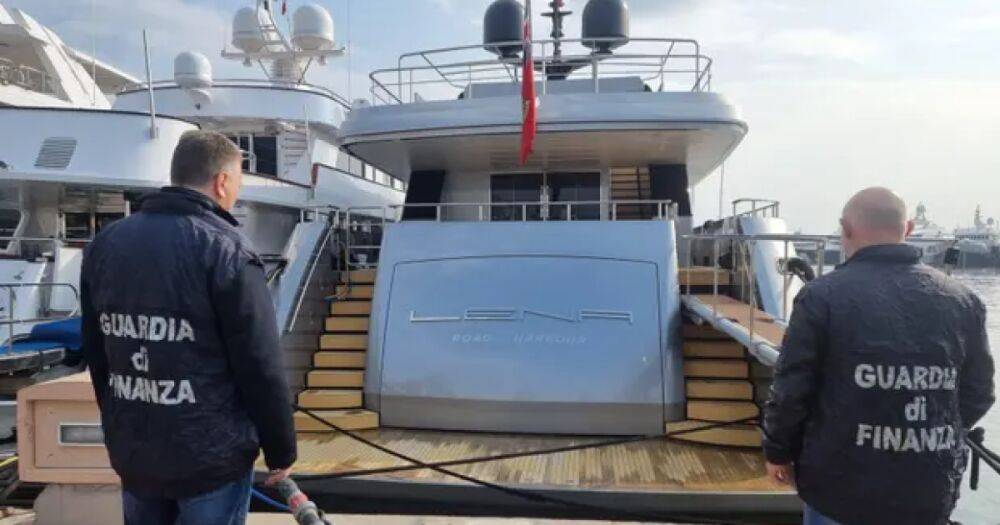 В Италии внезапно исчезла яхта российского олигарха, — СМИ