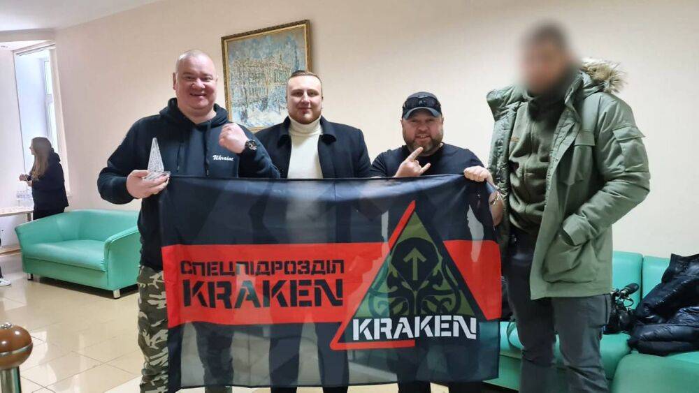 «95 квартал» шутил в Харькове для военных и получил награду от Kraken (видео)