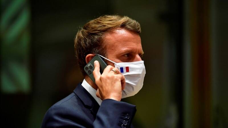 Президент Франции провел телефонный разговор с президентом России