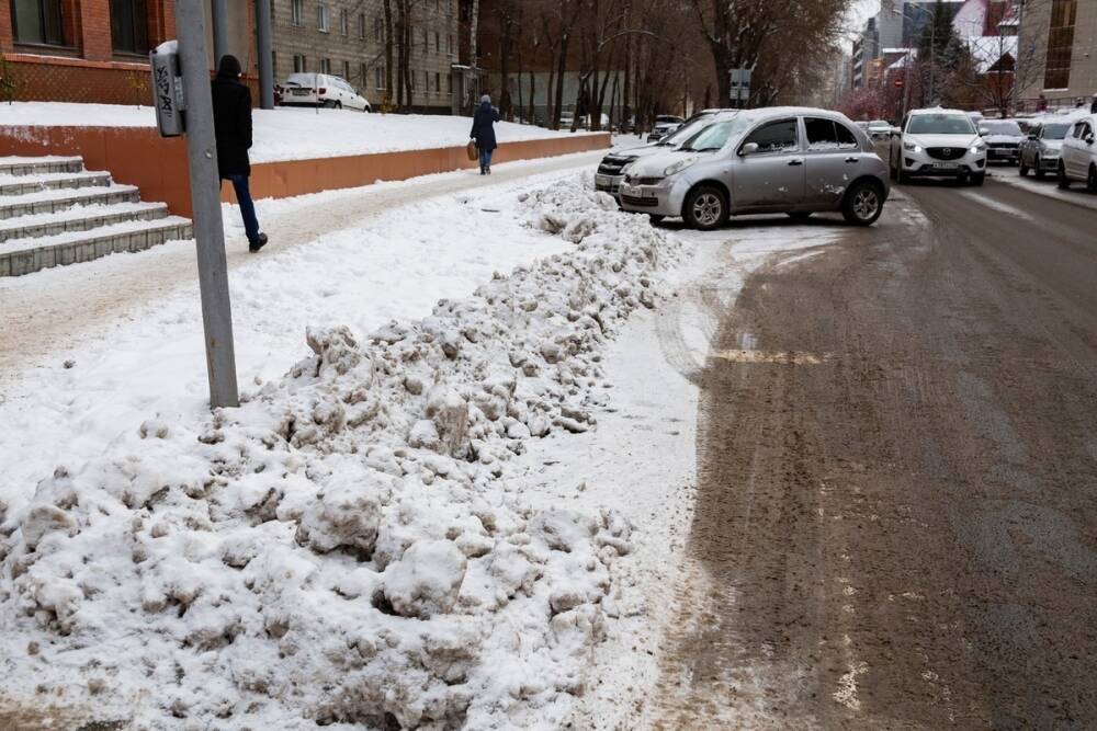 Прокуратура внесла представление мэру Омская Шелесту за плохую уборку дорог зимой