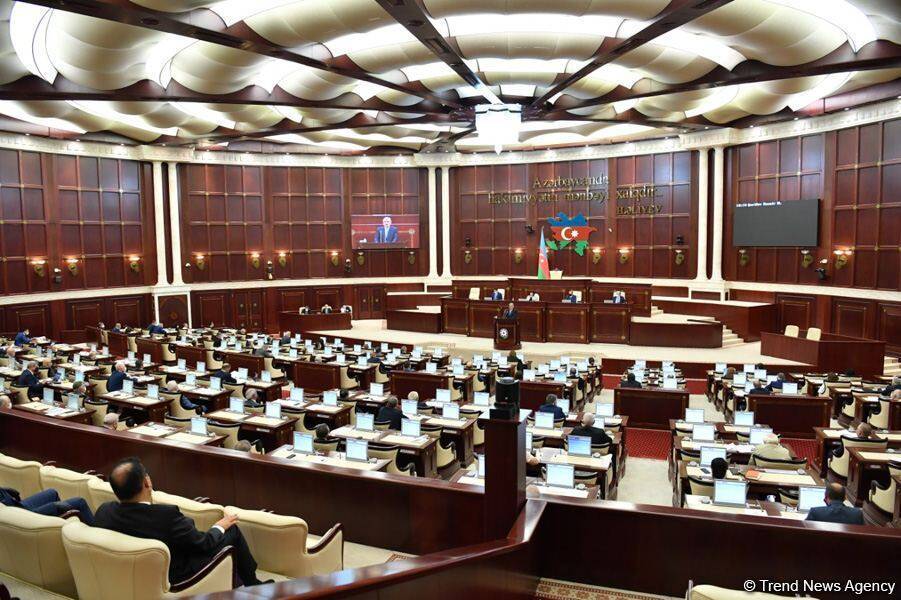 Сегодня парламент Азербайджана обсудит 12 вопросов