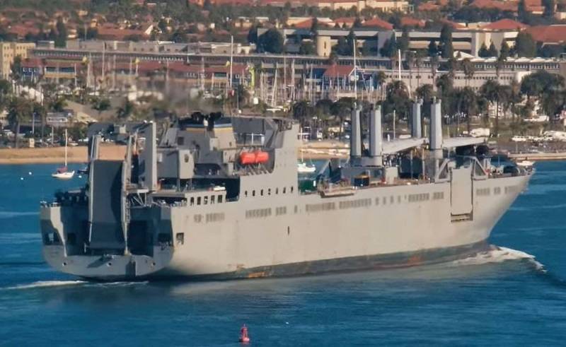 В США идет погрузка сотен единиц военной техники для отправки за океан