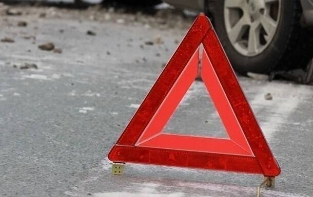 Женщина погибла в столкновении легковушки с грузовиком в Лысковском районе