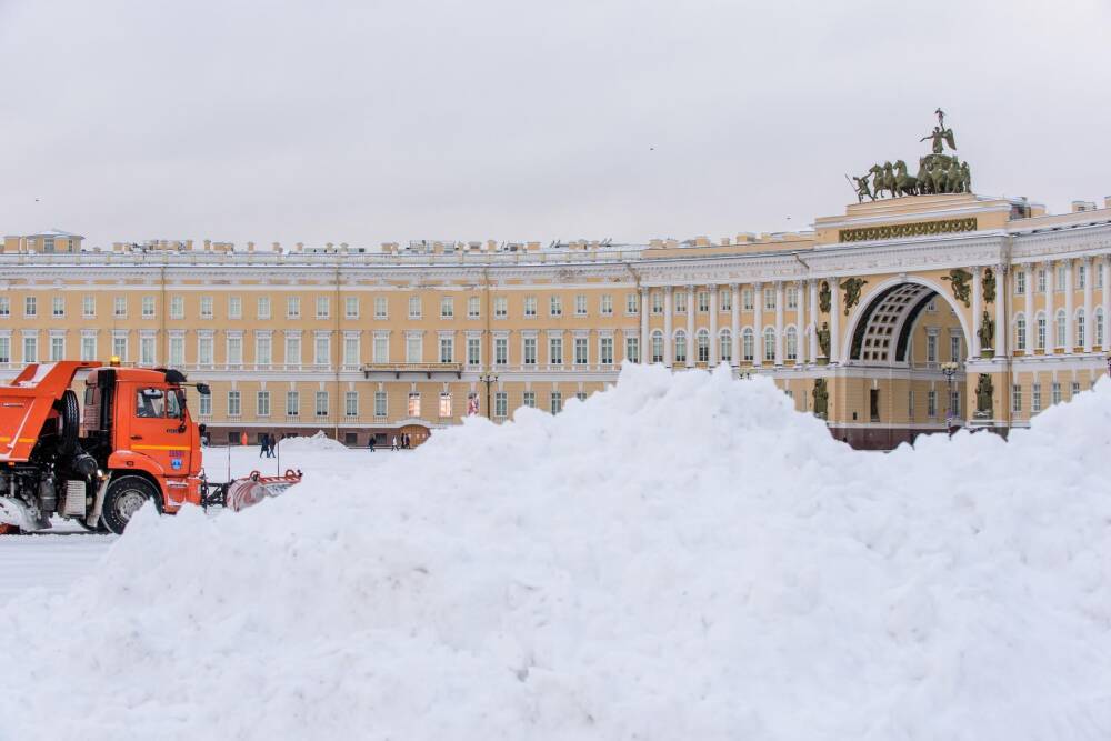 Провал Смольного уборки снега стоил организациям 60 млн рублей