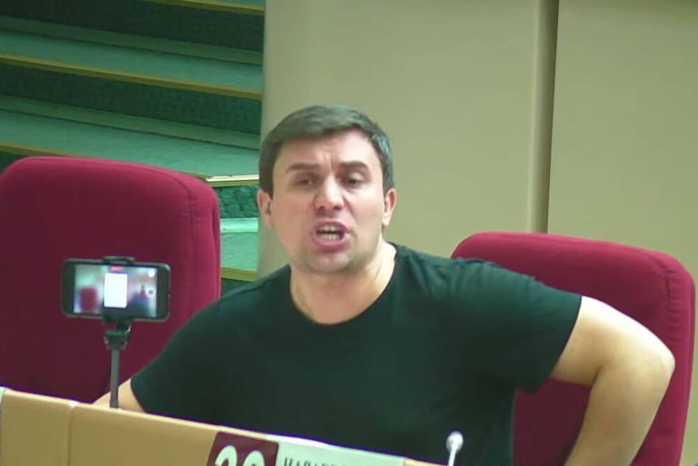 Только что коллеги саратовского депутата Николая Бондаренко признали его виновным в нарушении закона