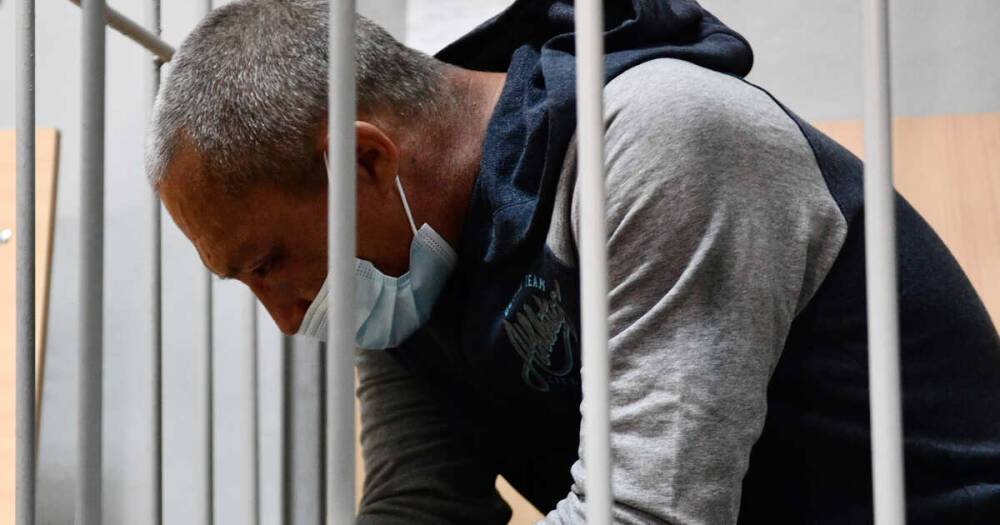 Открывшему стрельбу с балкона в Екатеринбурге грозит до 20 лет тюрьмы