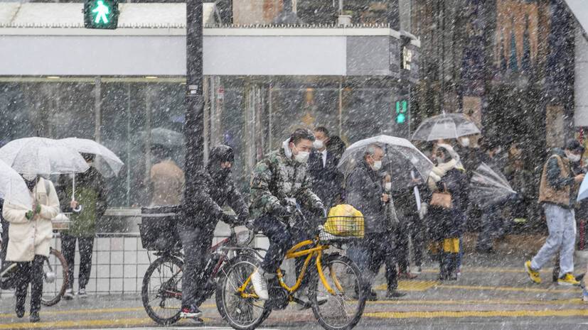 NHK: в Японии отменили около 180 авиарейсов из-за снегопада
