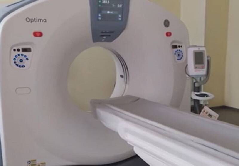 Ради установки томографа демонтировали окно в поликлинике Кингисеппа
