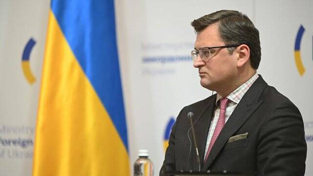 Киев потребовал от Братиславы извинений за надругательство над флагом