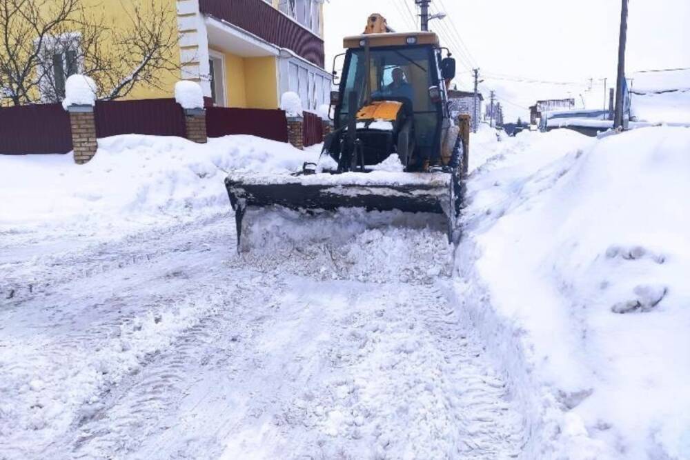 В Пензе продолжается борьба с последствиями снегопадов
