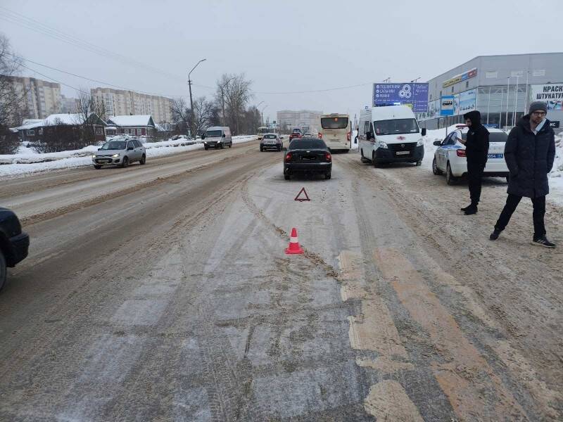 В Сыктывкаре водитель сбил на пешеходном переходе 11-летнюю девочку